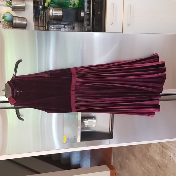💕TED BAKER💕 Cornela Pleated Velvet Midi Dress ~ Oxblood TB4 US 10 NWT - Picture 15 of 17